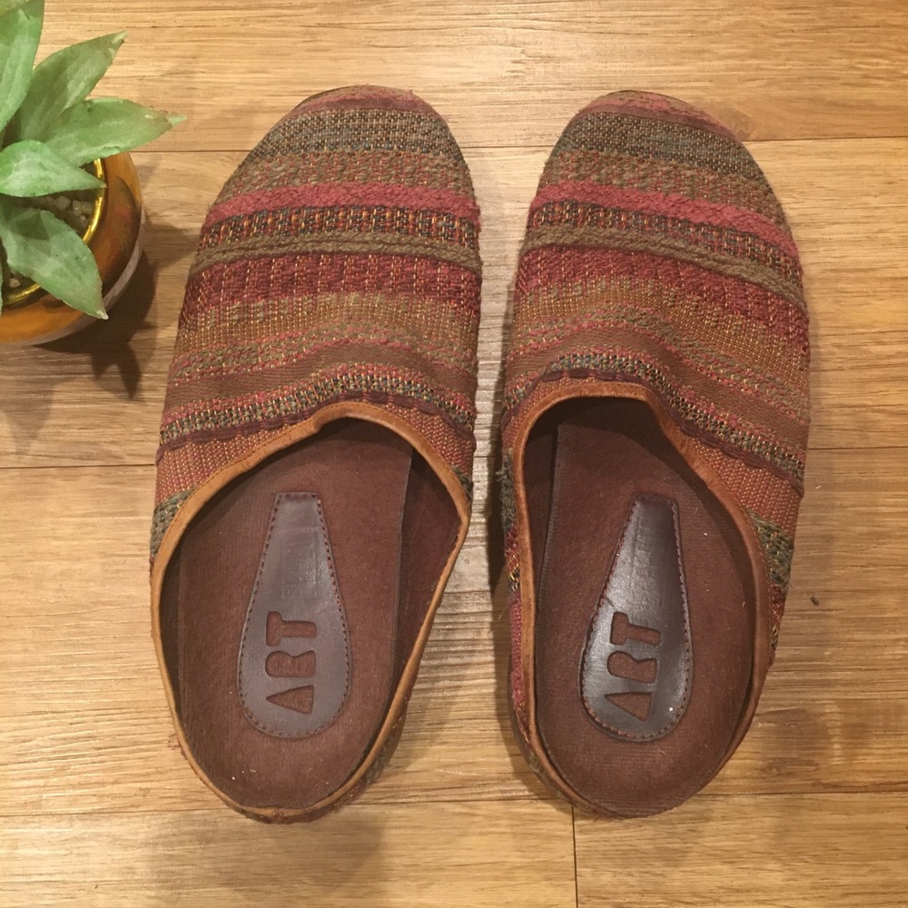 Art Effects Aztec Tapestry Slides Clogs
